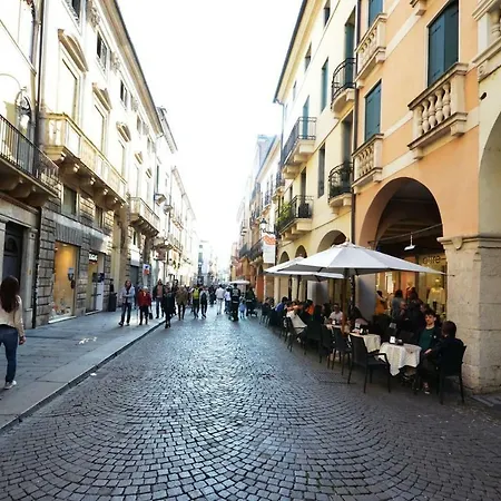 Respira Vicenza! Storia A Portata Di Mano.... Lejlighed Vicenza